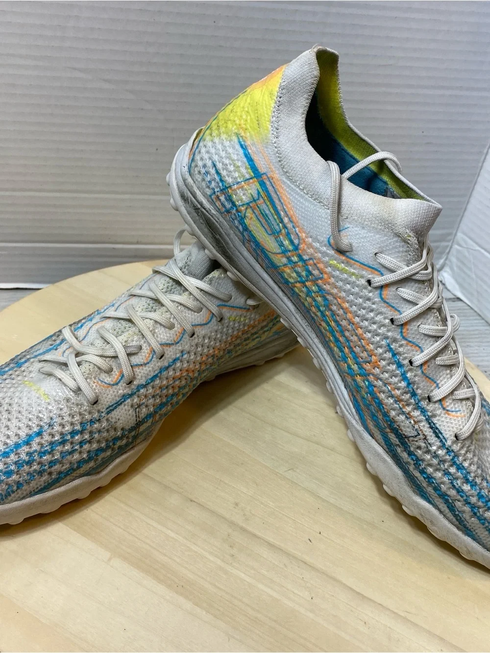 IDA Sports Women's Turf Soccer Shoes White Blue Yellow Size US 11 / EUR 43